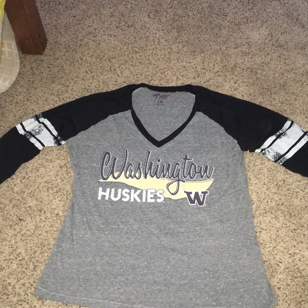 Washington Huskies long sleeve shirt